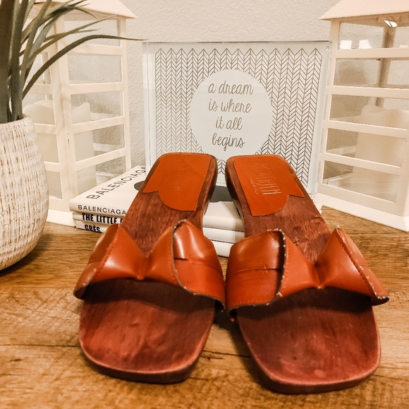 Luc Berjen Bikini bow square toe block sandals - Picture 2 of 6